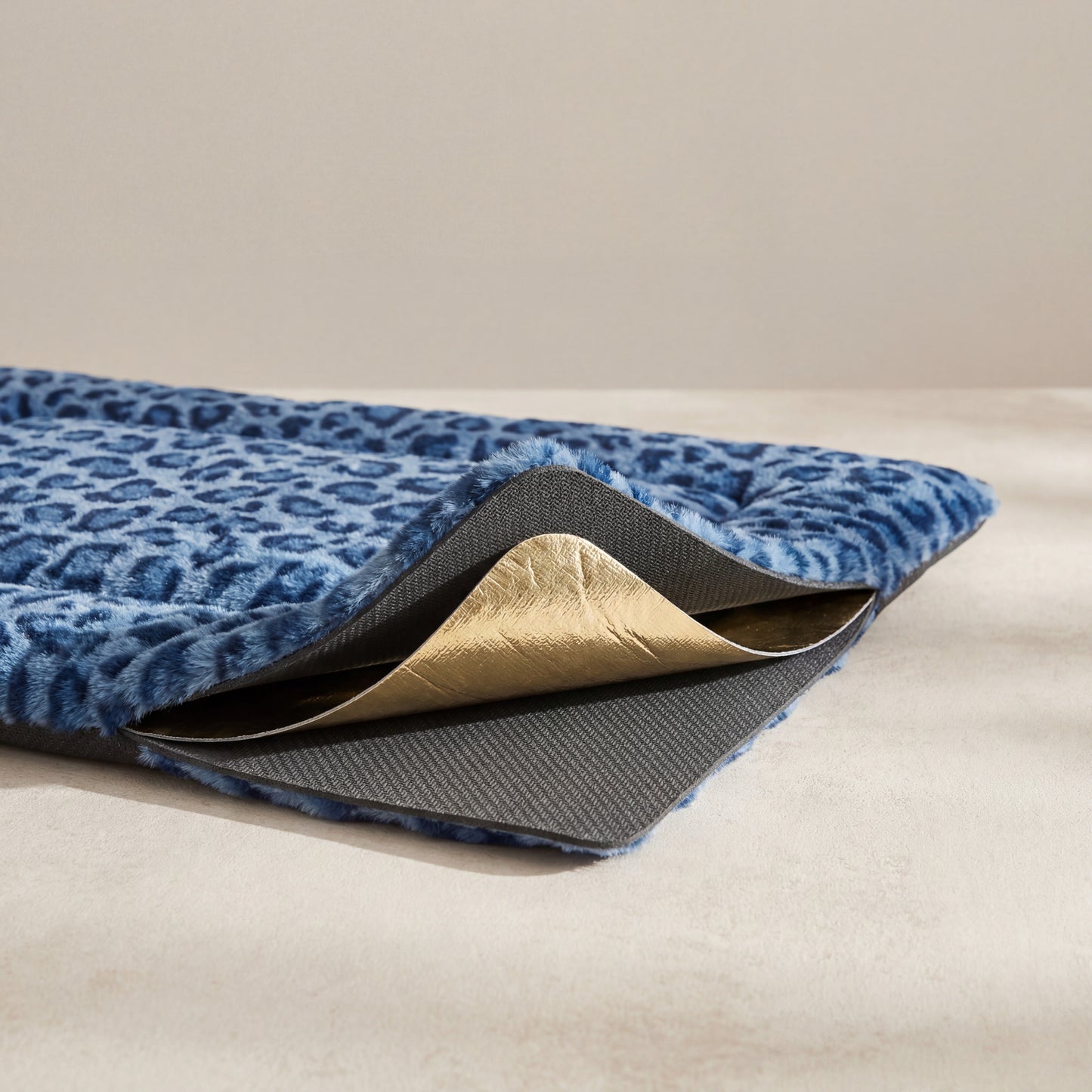 Self-Warming pet bed Comfort Without Wires